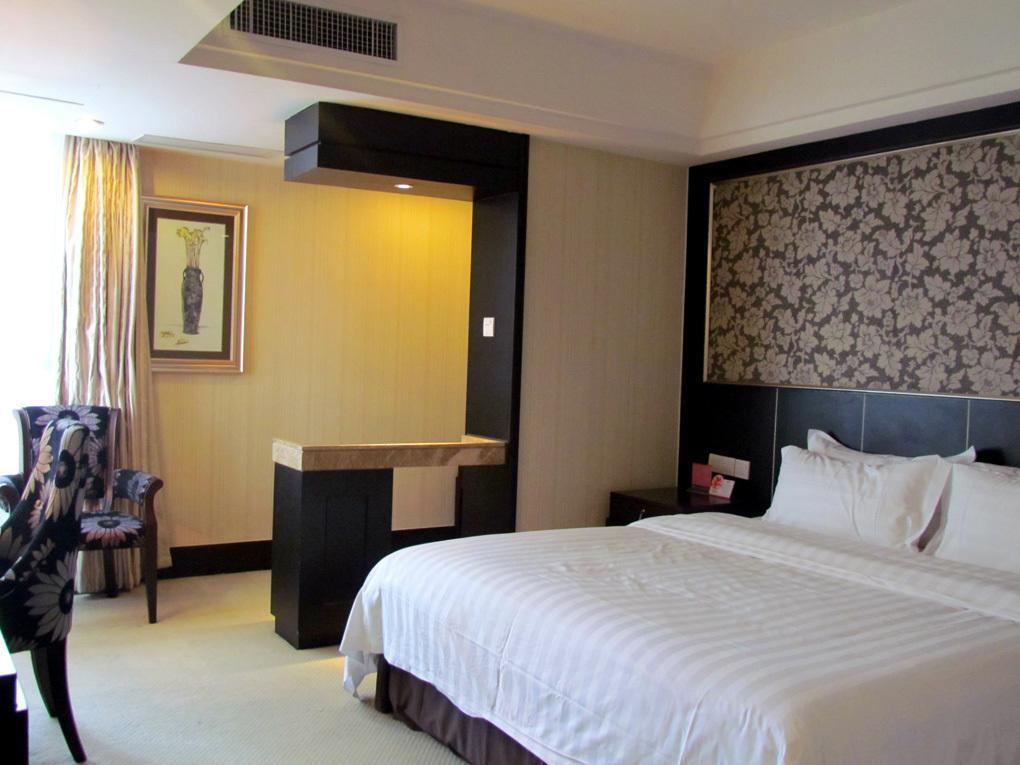 Zhaorui International Hotel Wuhan Esterno foto